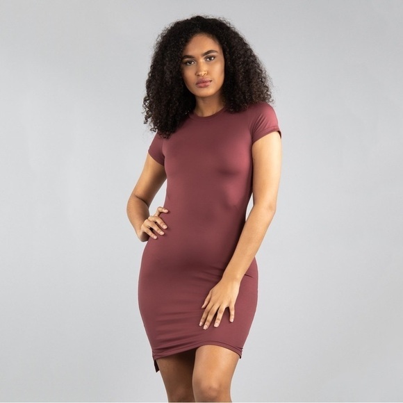 Buffbunny Fall Freely Short Sleeve Burgundy Athletic Dress Sz S - Picture 1 of 8